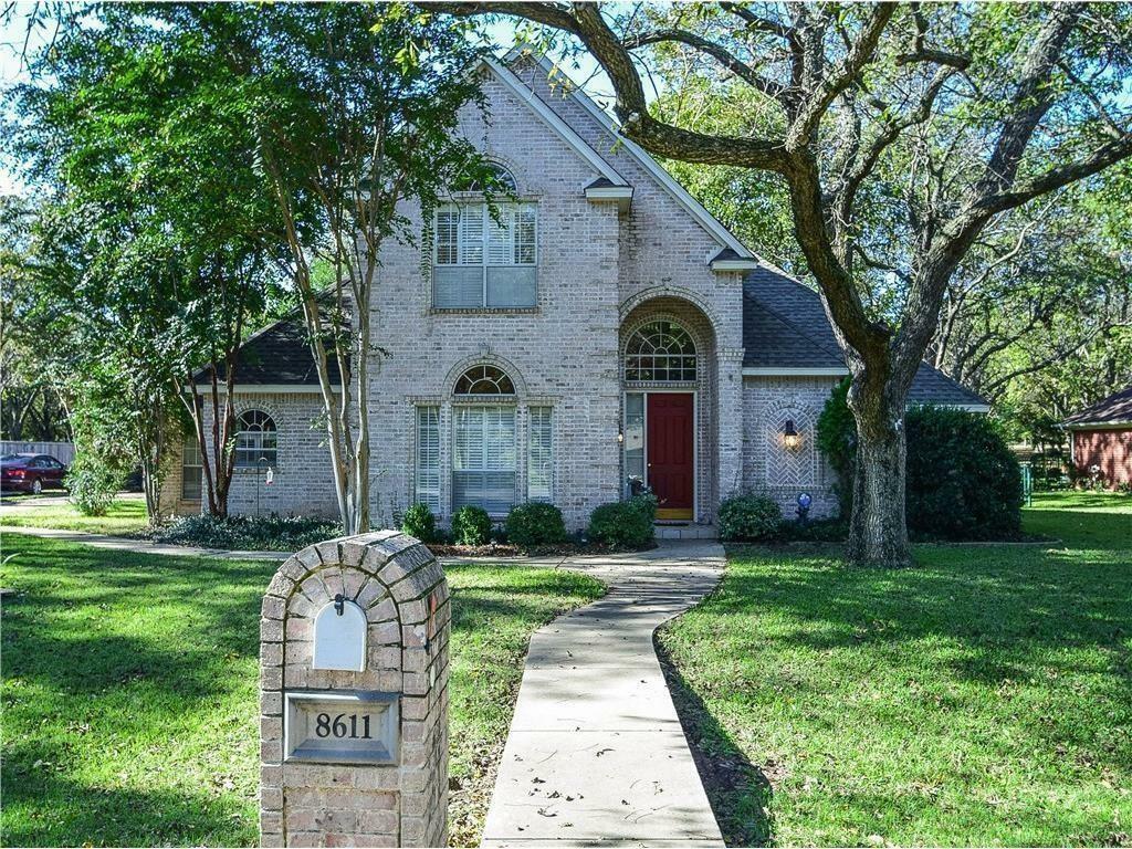 Property Photo:  8611 Ravenswood Road  TX 76049 