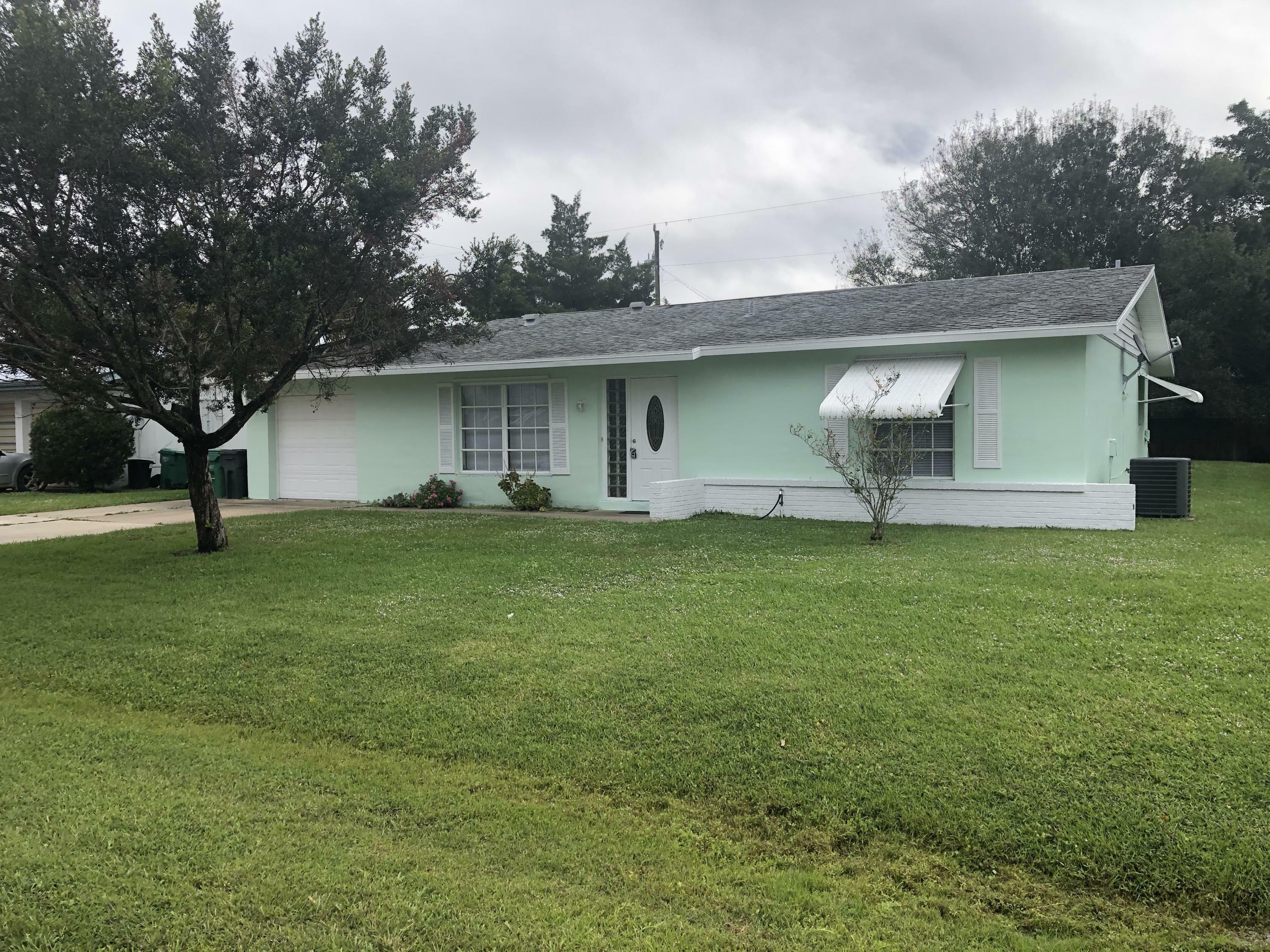 Property Photo:  115 W Aldea Street  FL 34983 