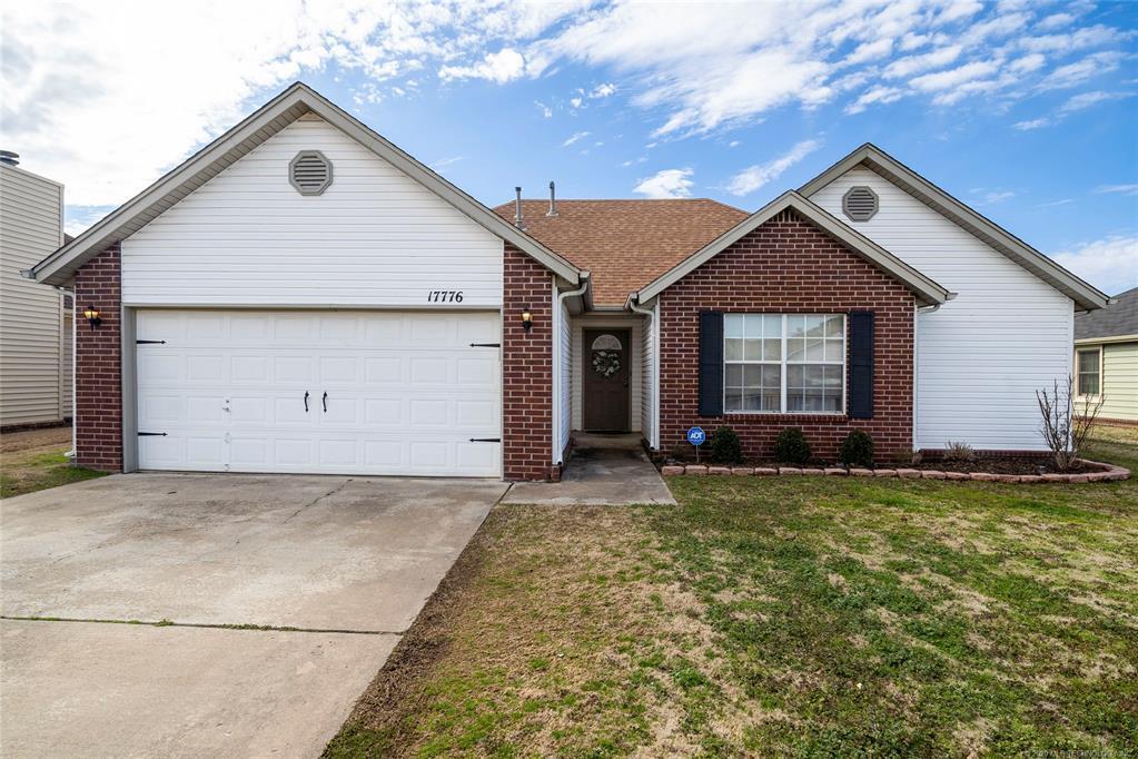 Property Photo:  17776 S Santa Fe Place  OK 74047 