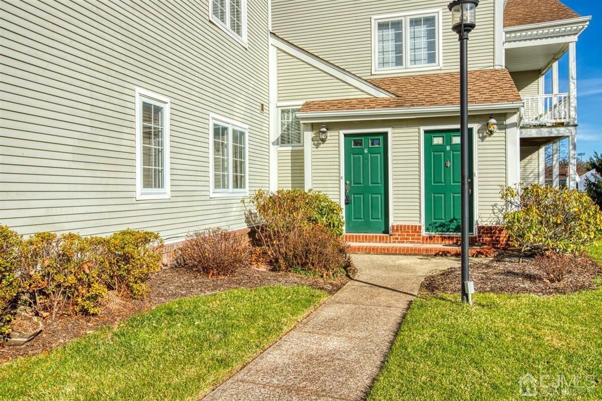 Property Photo:  40 Rutland Lane 40G  NJ 08831 