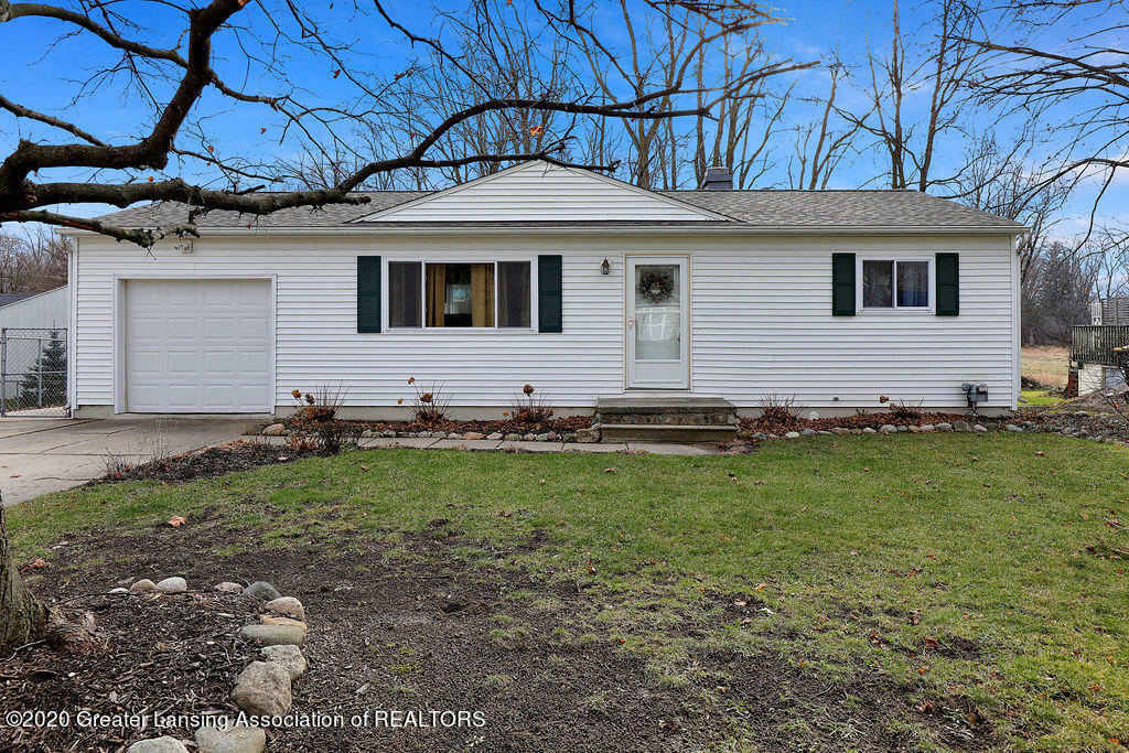 Property Photo:  214 E Valley Court  MI 48854 