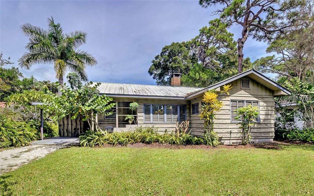 Property Photo:  429 Woodland Drive  FL 34234 