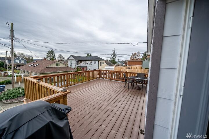 Property Photo: 416 W 6th St WA 98520