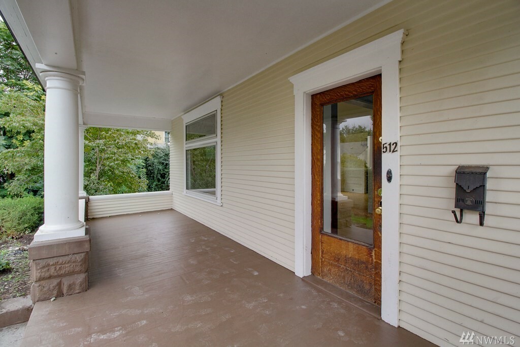 Property Photo:  512 E Alder St  WA 99362 