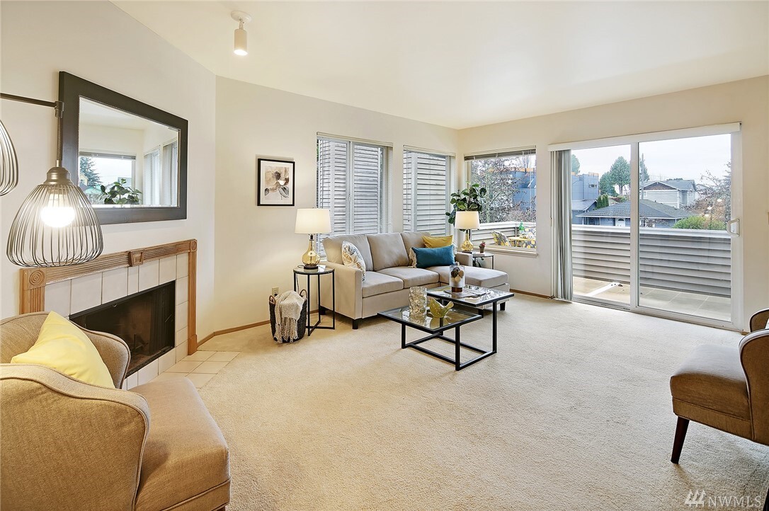 Property Photo: 5948 Fauntleroy Wy SW WA 98136
