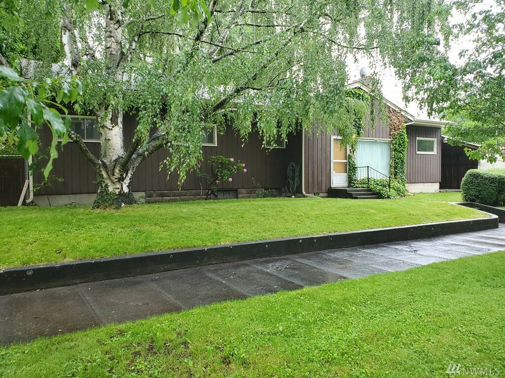 Property Photo:  830 Hobson St  WA 99362 