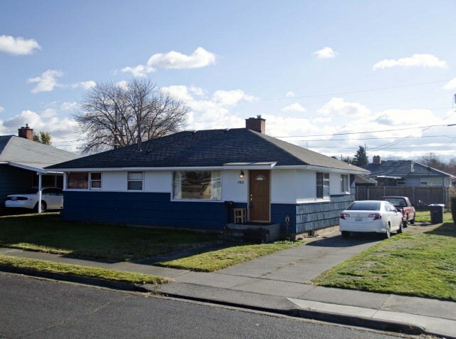 Property Photo:  1616 University Dr  WA 99362 