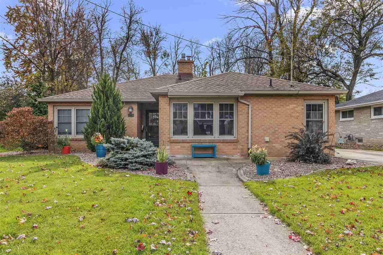 Property Photo: 721 Keyes Street WI 54952-3411