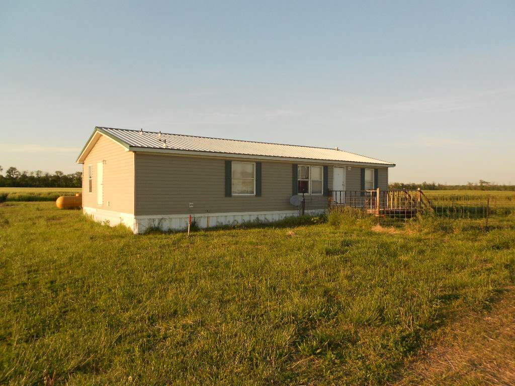 Property Photo:  1538 100th Ave N  KS 67013 