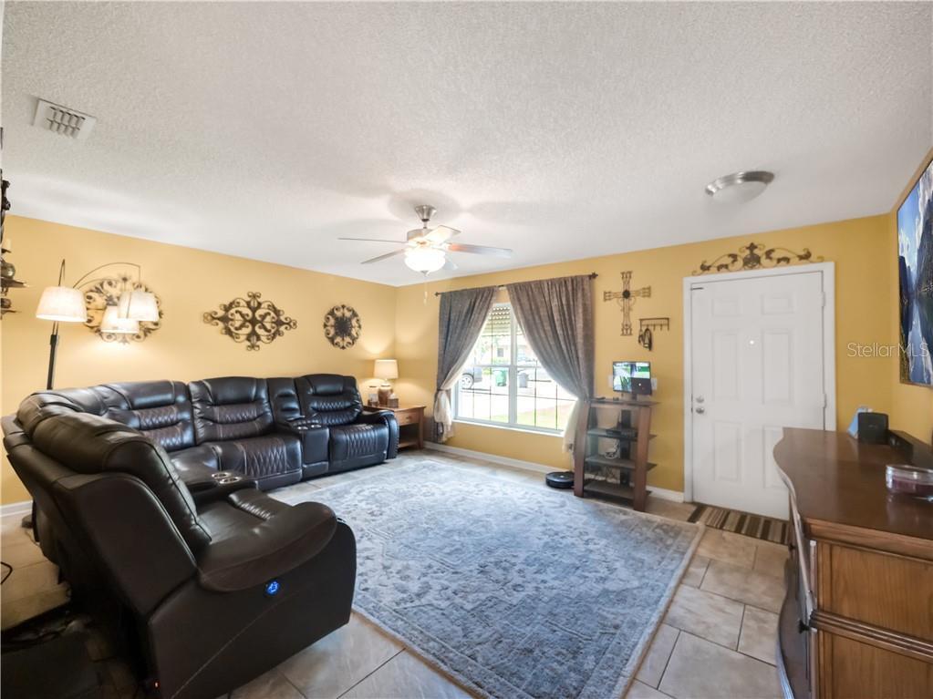 Property Photo:  521 Galloway Avenue  FL 32725 