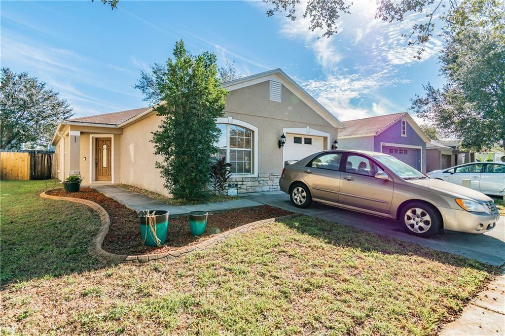 Property Photo:  707 Periwinkle Pointe Place  FL 33584 