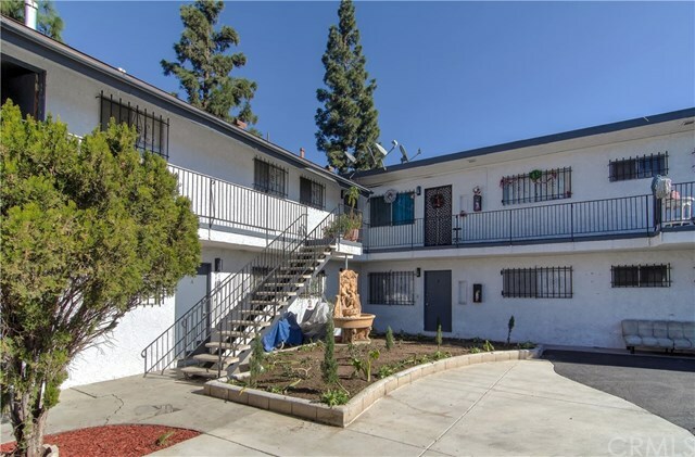 Property Photo:  412 E Pine Street  CA 92701 