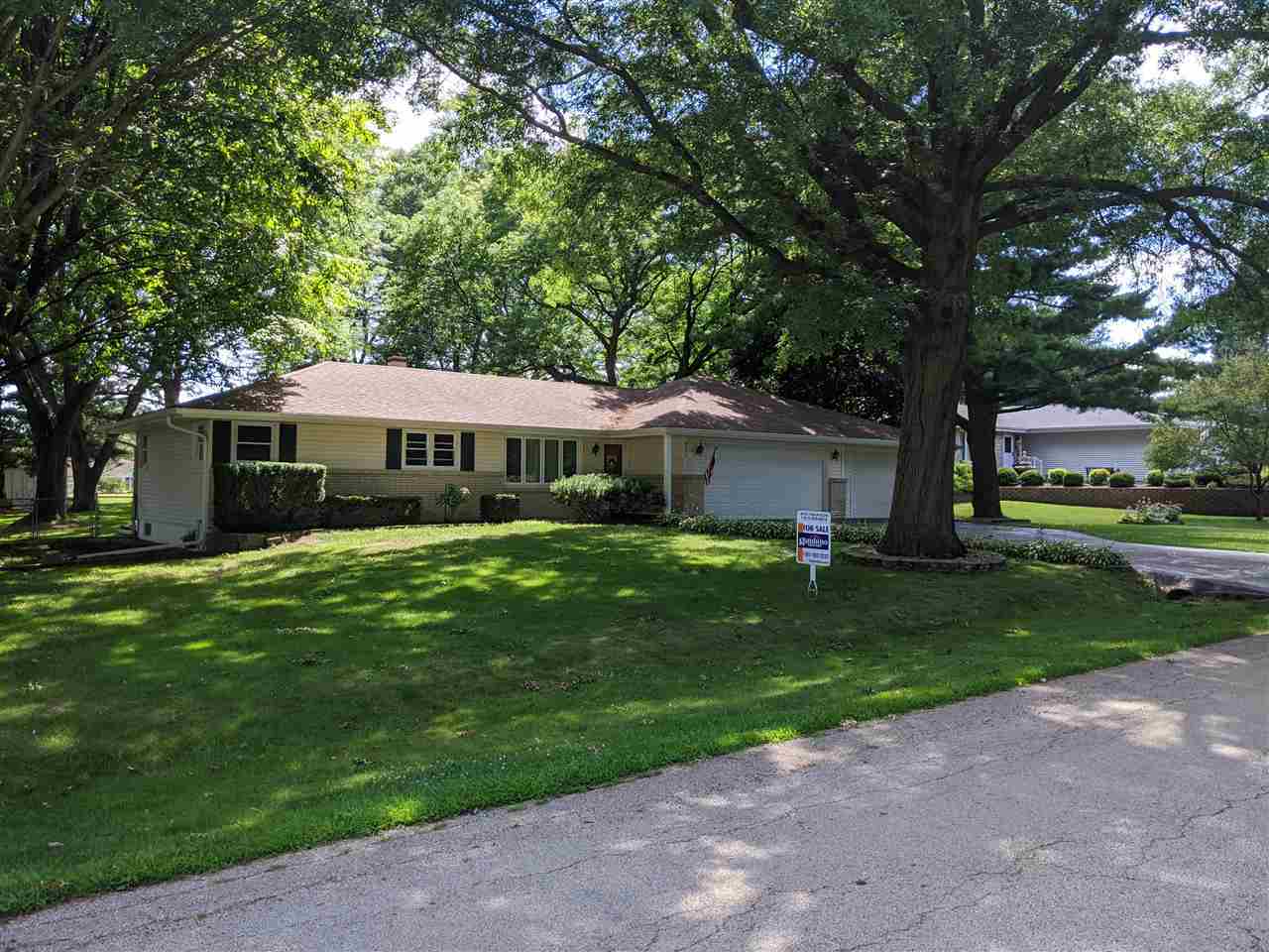 Property Photo:  6193 Canyon Woods Drive  IL 61109 