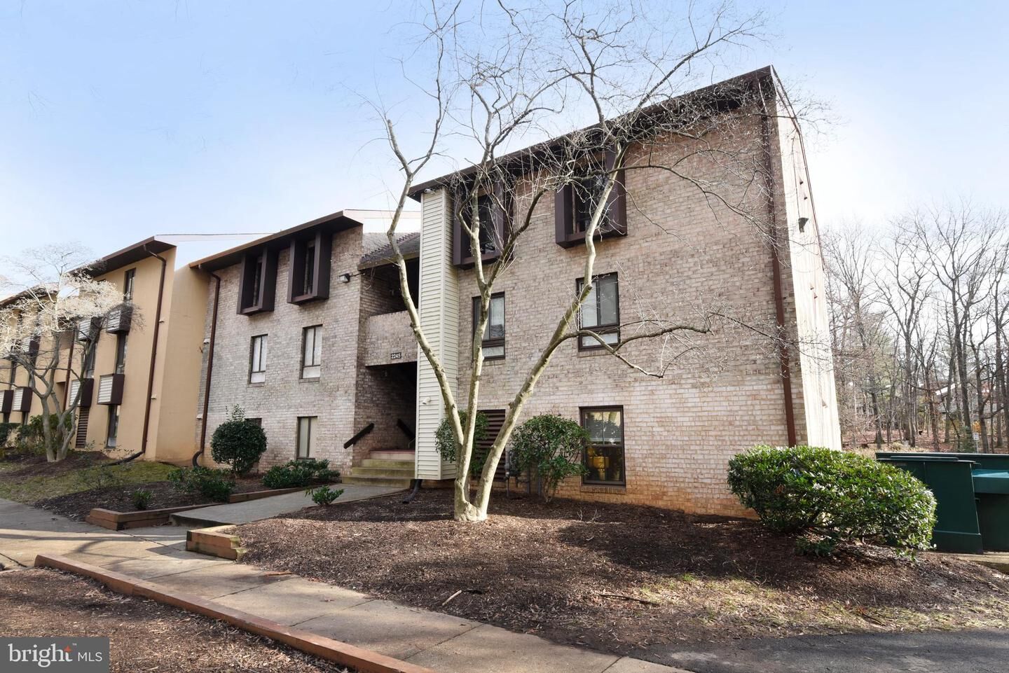 Property Photo:  2245 Castle Rock Square 2B  VA 20191 