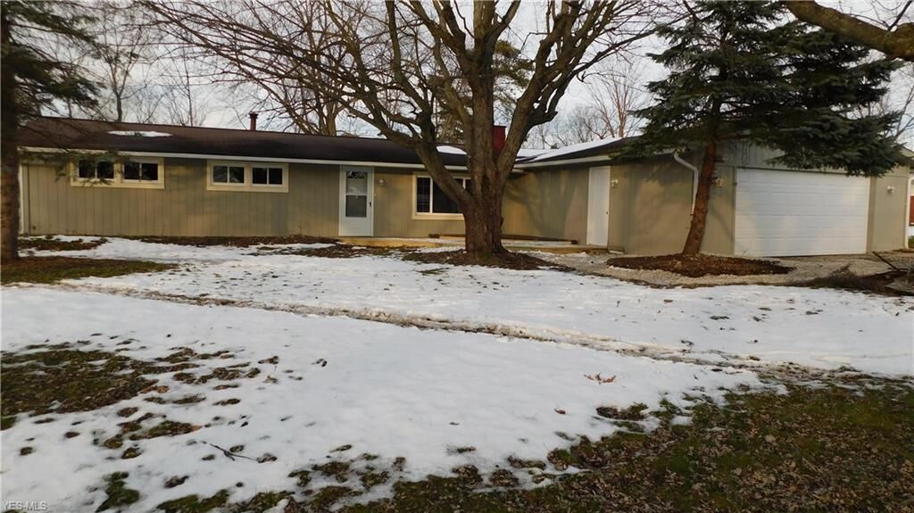 Property Photo:  1715 Pike Parkway  OH 44241 