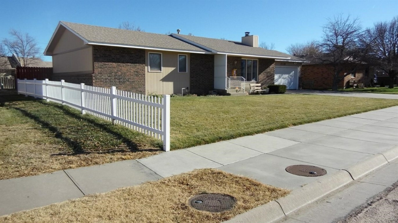 Property Photo:  2110 North Sunflower Street  KS 67846 