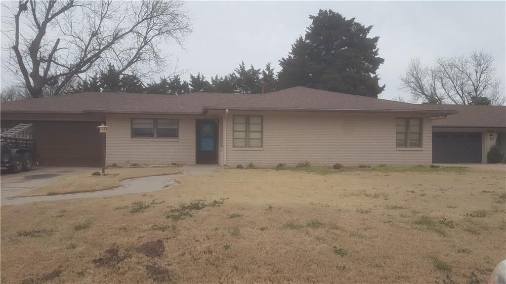 Property Photo:  2227 Belleview Drive  OK 73112 
