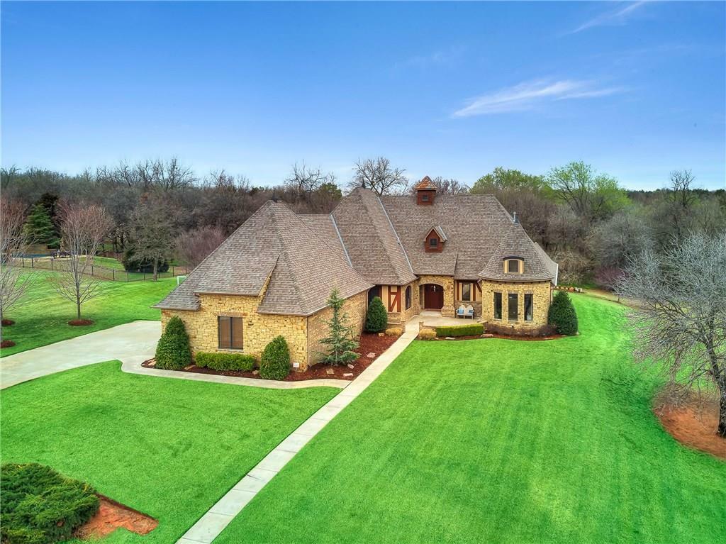 Property Photo:  4205 Hickory Creek Lane  OK 73034 