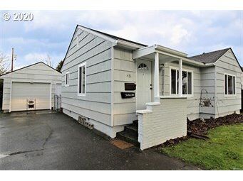 Property Photo:  431 25th Ave  WA 98632 