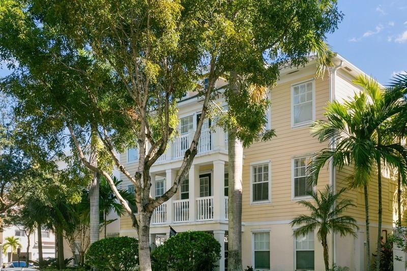 Property Photo: 225 Murcia Drive 201 FL 33458
