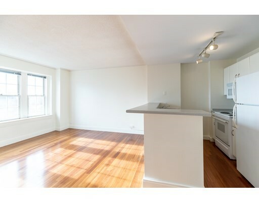 Property Photo:  534 Beacon 1002  MA 02116 