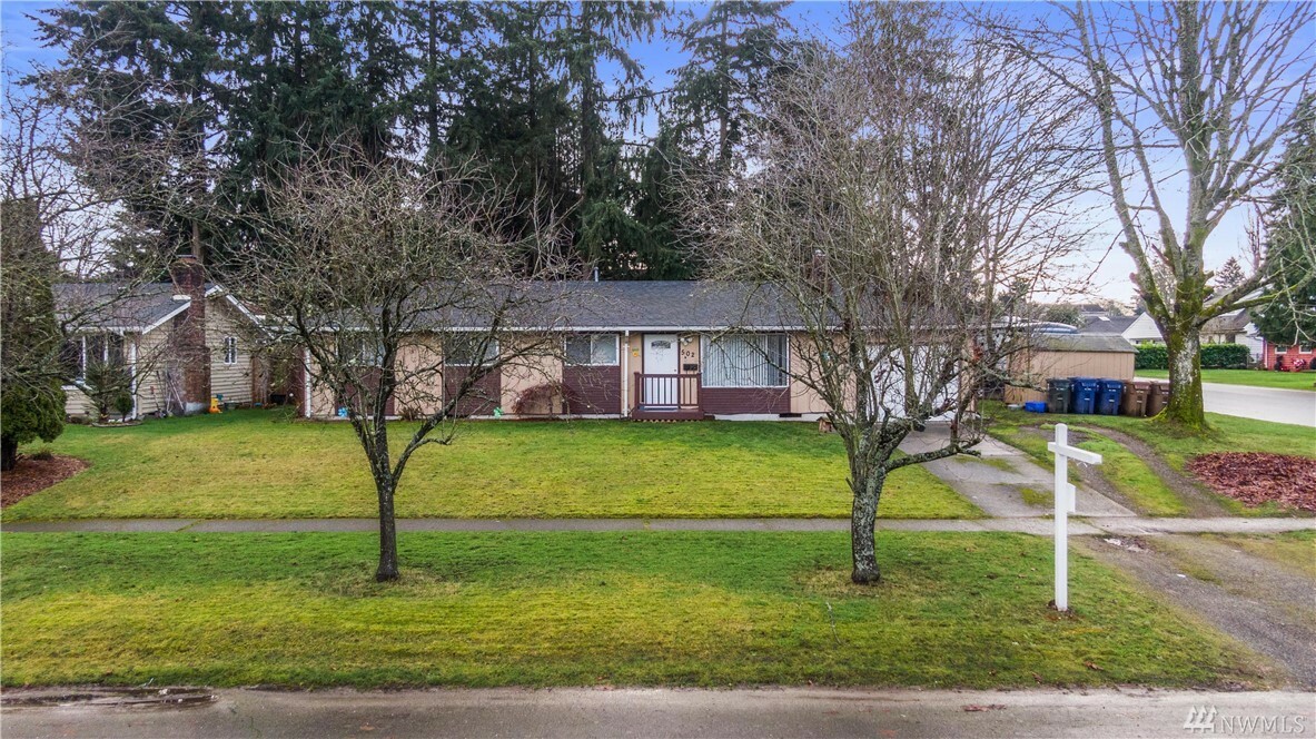 Property Photo:  502 E 40th St  WA 98444 