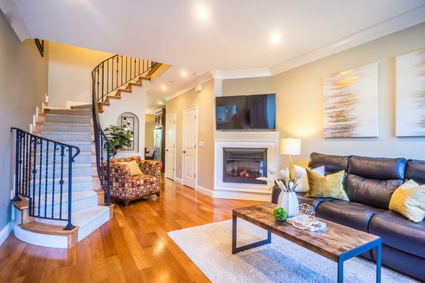 Property Photo: 633 Crystal Court CA 95126
