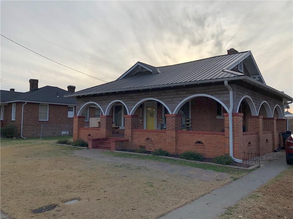 Property Photo: 410 S Walnut Street SC 29678