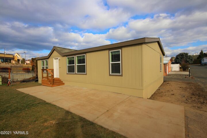 802 N 40th Ave 26  Yakima WA 98908 photo