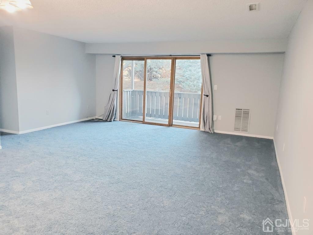 Property Photo:  211 Aspen Drive  NJ 08536 