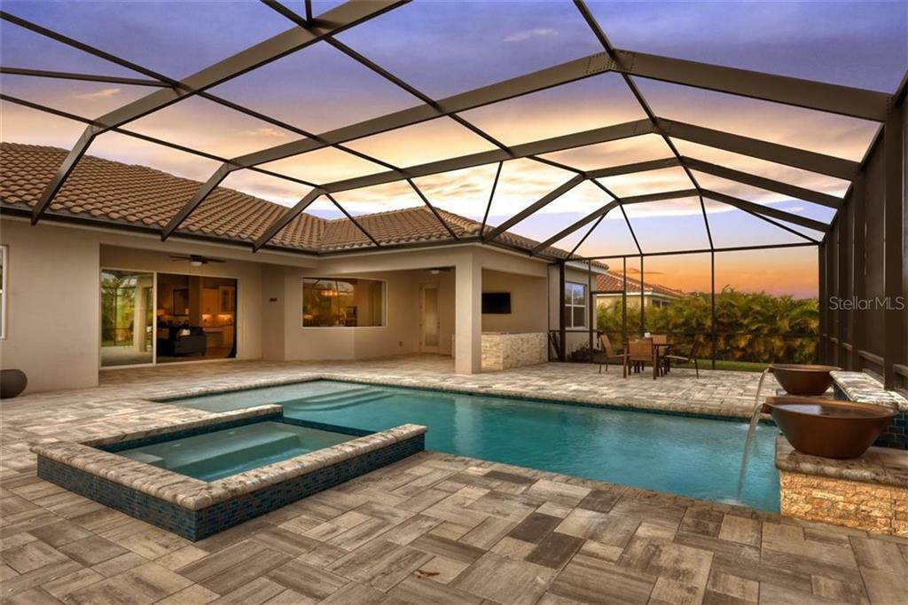 Property Photo: 603 165th Street E FL 34212
