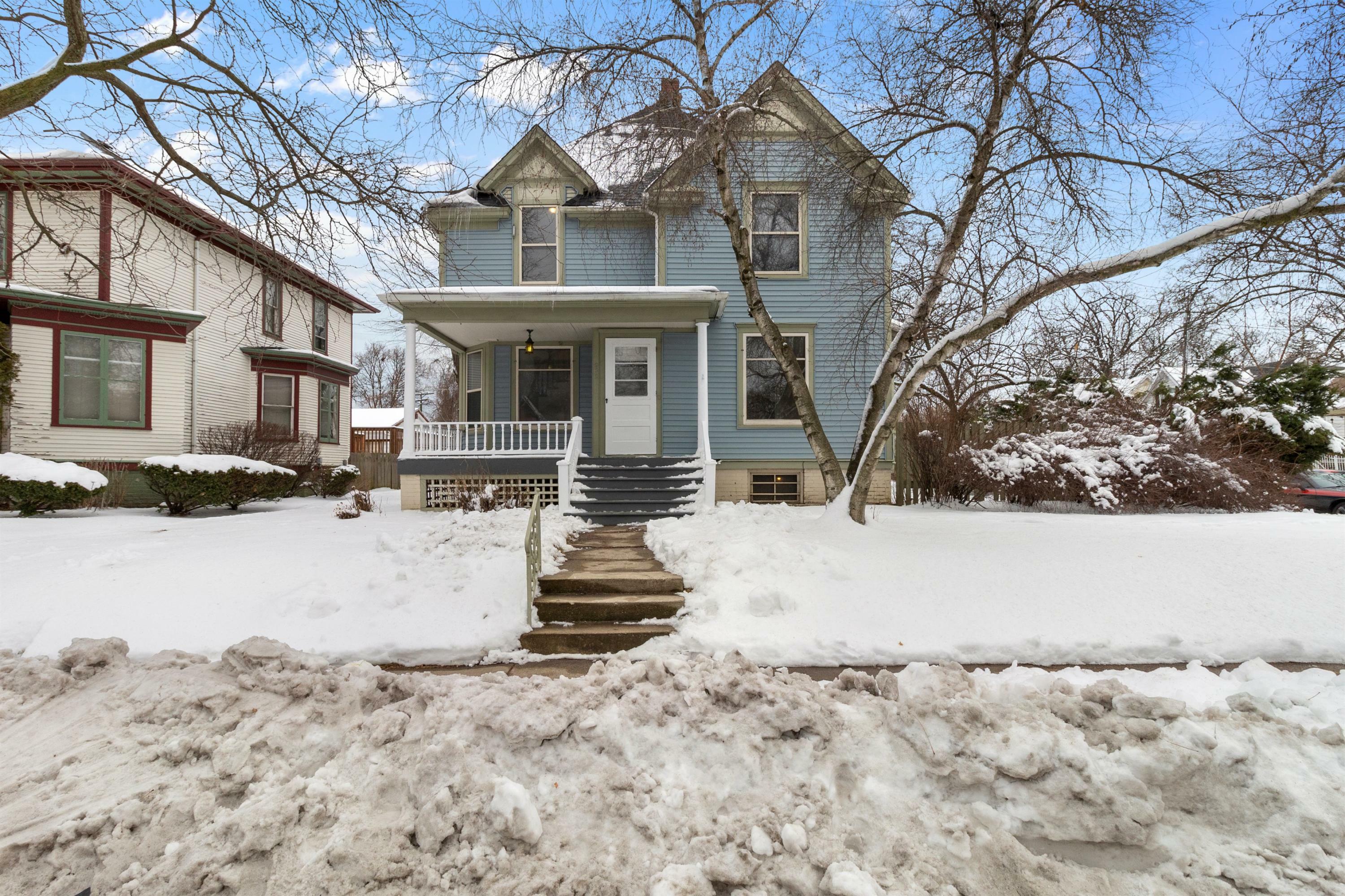 Property Photo:  2321 Washington Ave  WI 53405 