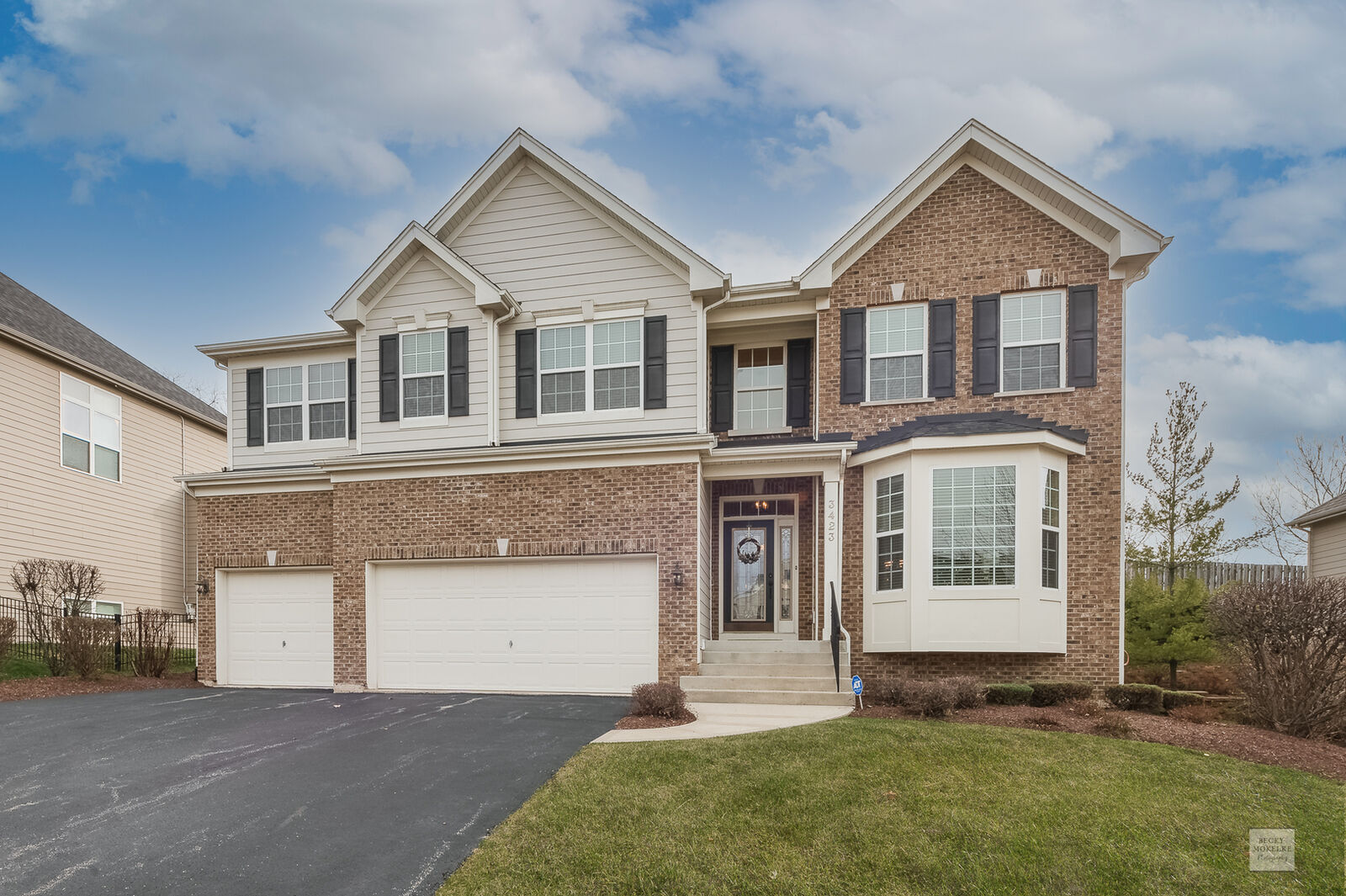 Property Photo: 3423 Noble Drive IL 60517