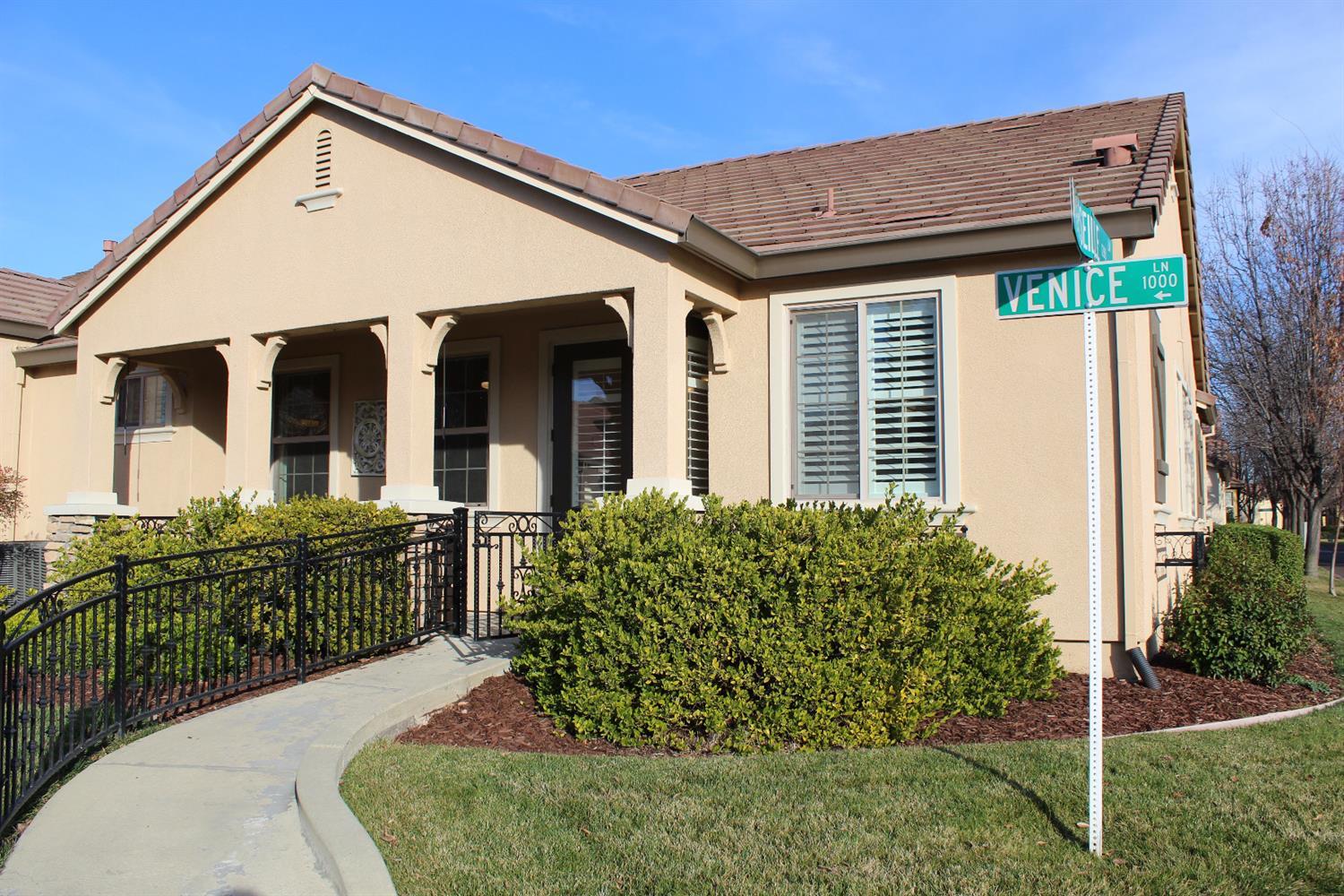 Property Photo: 1041 Venice Lane CA 95747
