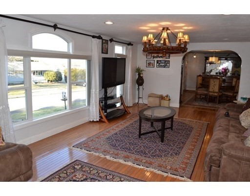 Property Photo: 14 Vassar Dr MA 01757