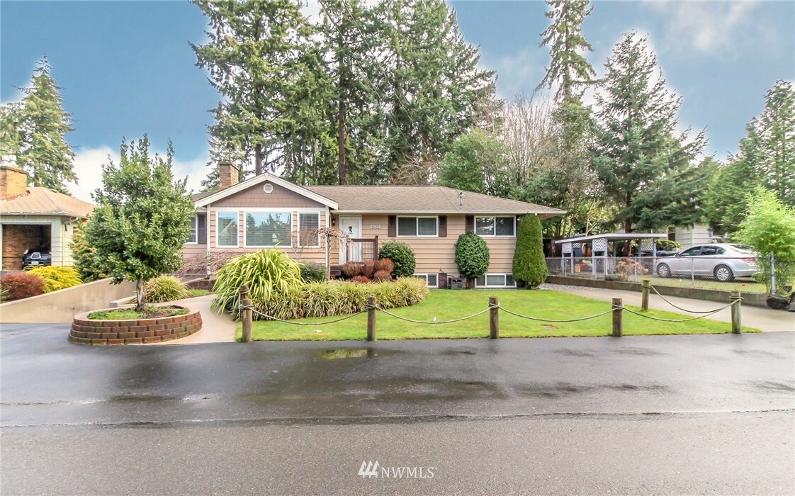 Property Photo: 20612 3rd Avenue S WA 98198