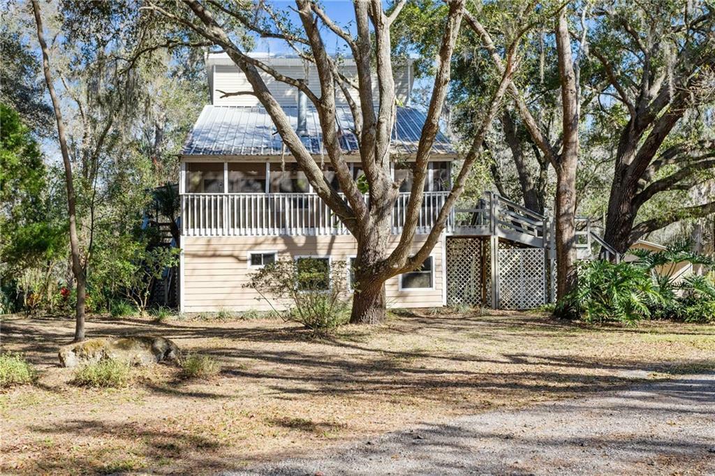 Property Photo:  1135 Oxbow Road  FL 33598 