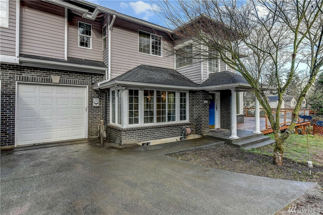 Property Photo: 17634 118th Ave SE WA 98058