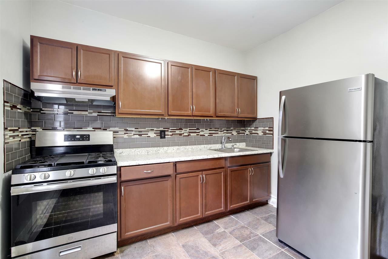 Property Photo:  380 Baldwin Ave 1R  NJ 07306 