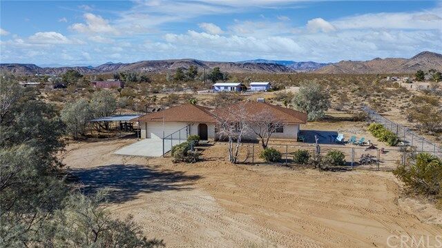 Property Photo: 430 Inca Trl CA 92284