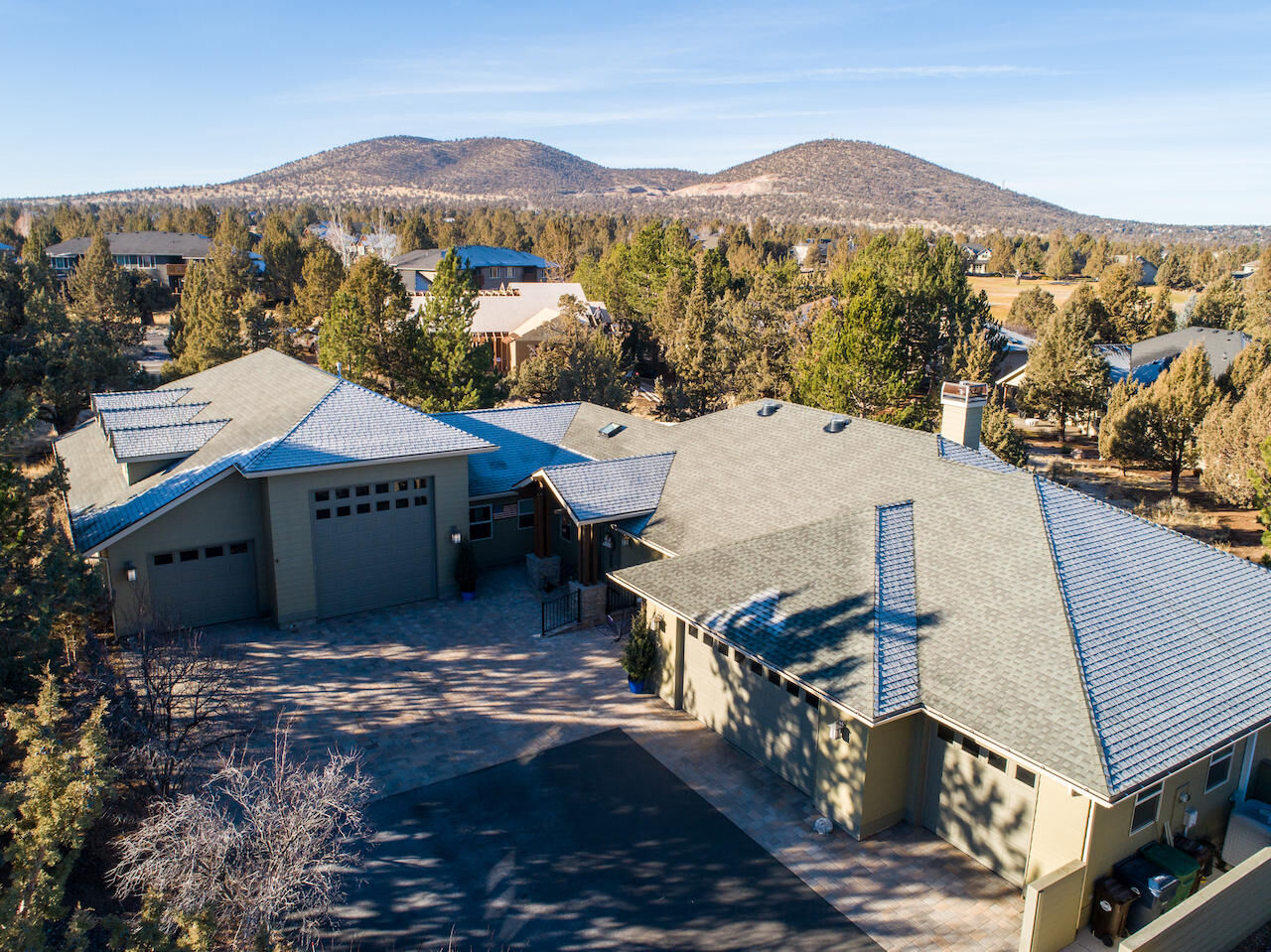 Property Photo:  8270 Junco Court  OR 97756 