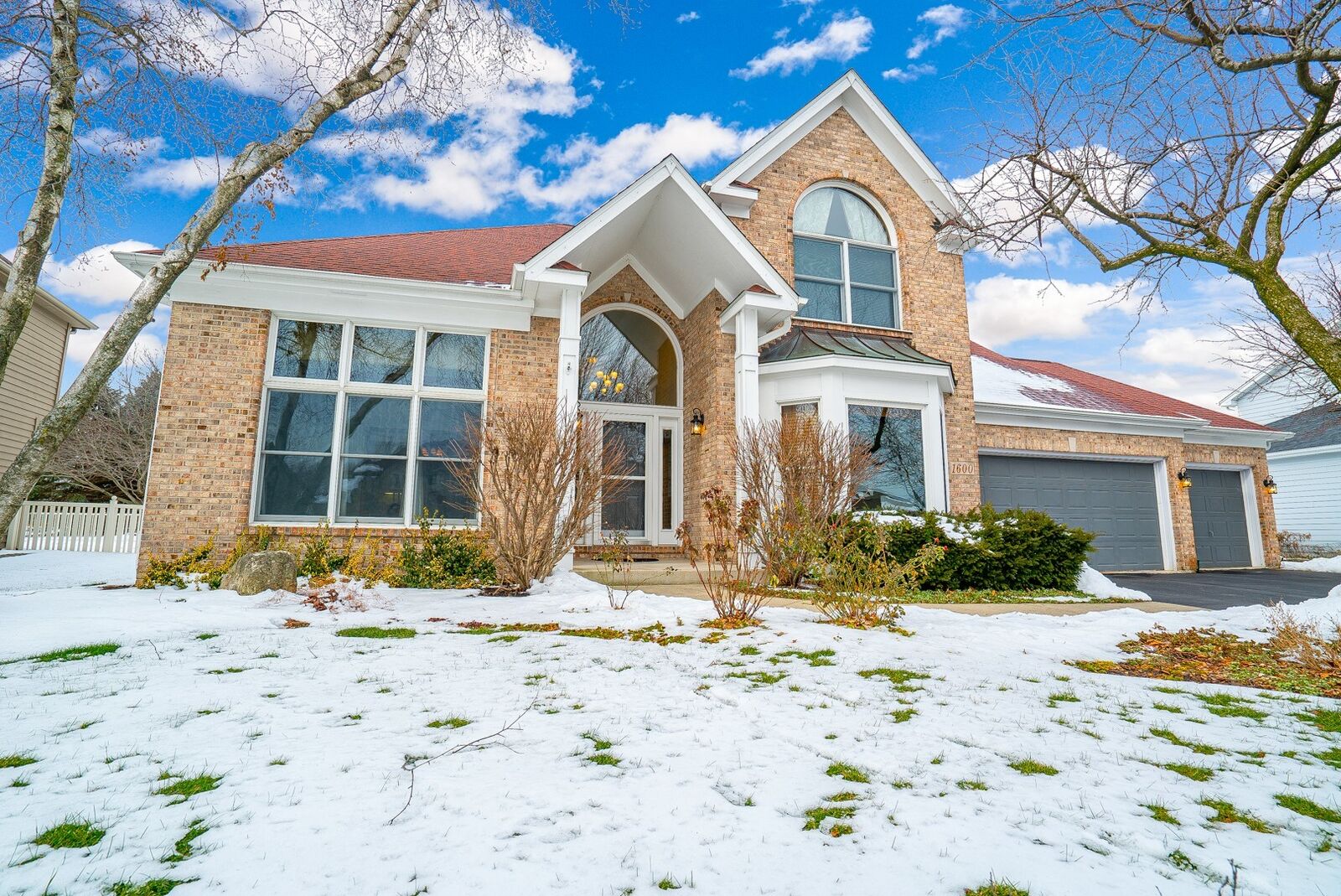 Property Photo:  1600 Harris Drive  IL 60502 