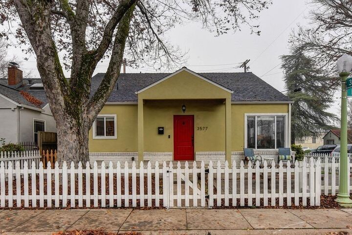 3577 D Street  Sacramento CA 95816 photo