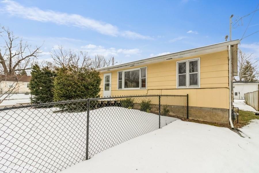 Property Photo:  1100 Johnson Street  IA 50315 