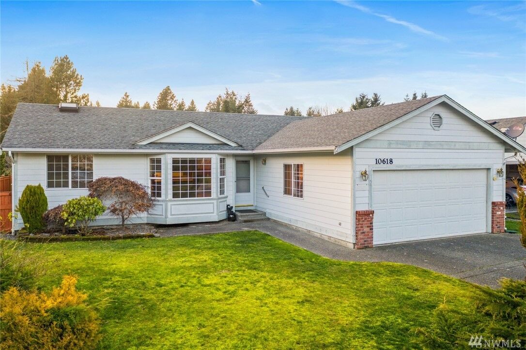 Property Photo:  10618 230th Av Ct E  WA 98321 