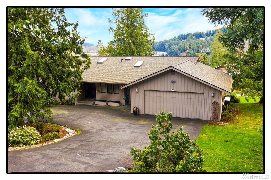 Property Photo: 305 Snohomish Dr WA 98257