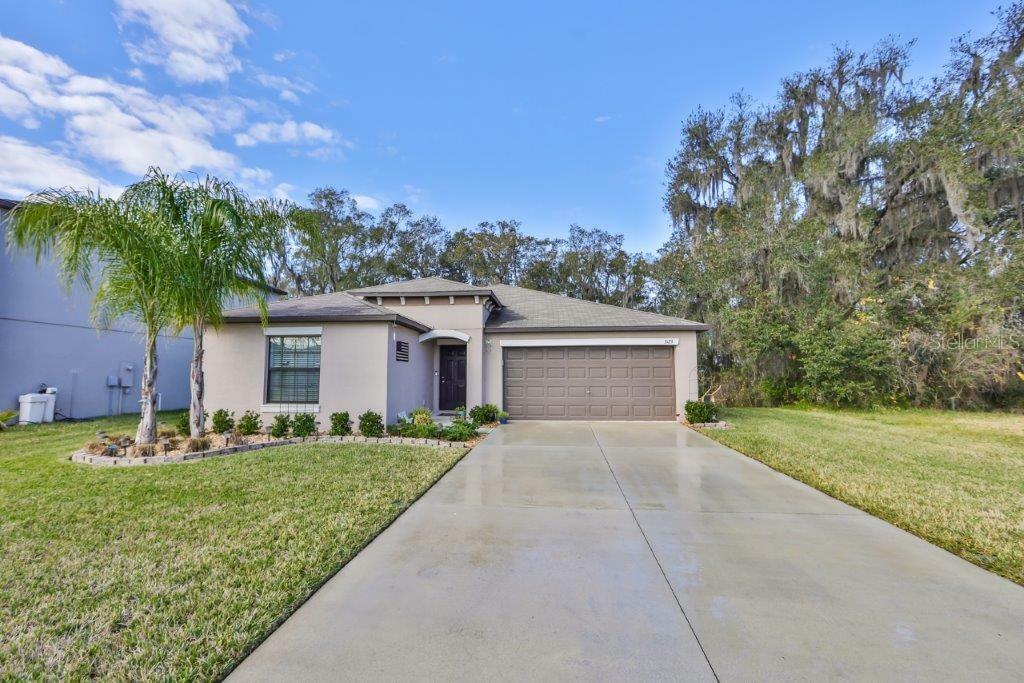 Property Photo:  3123 Moulden Hollow Drive  FL 33540 