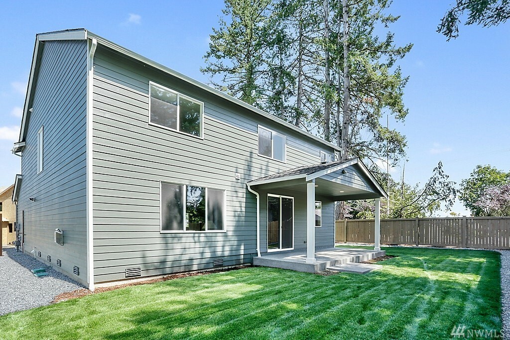 Property Photo:  2020 84th Ave E  WA 98371 