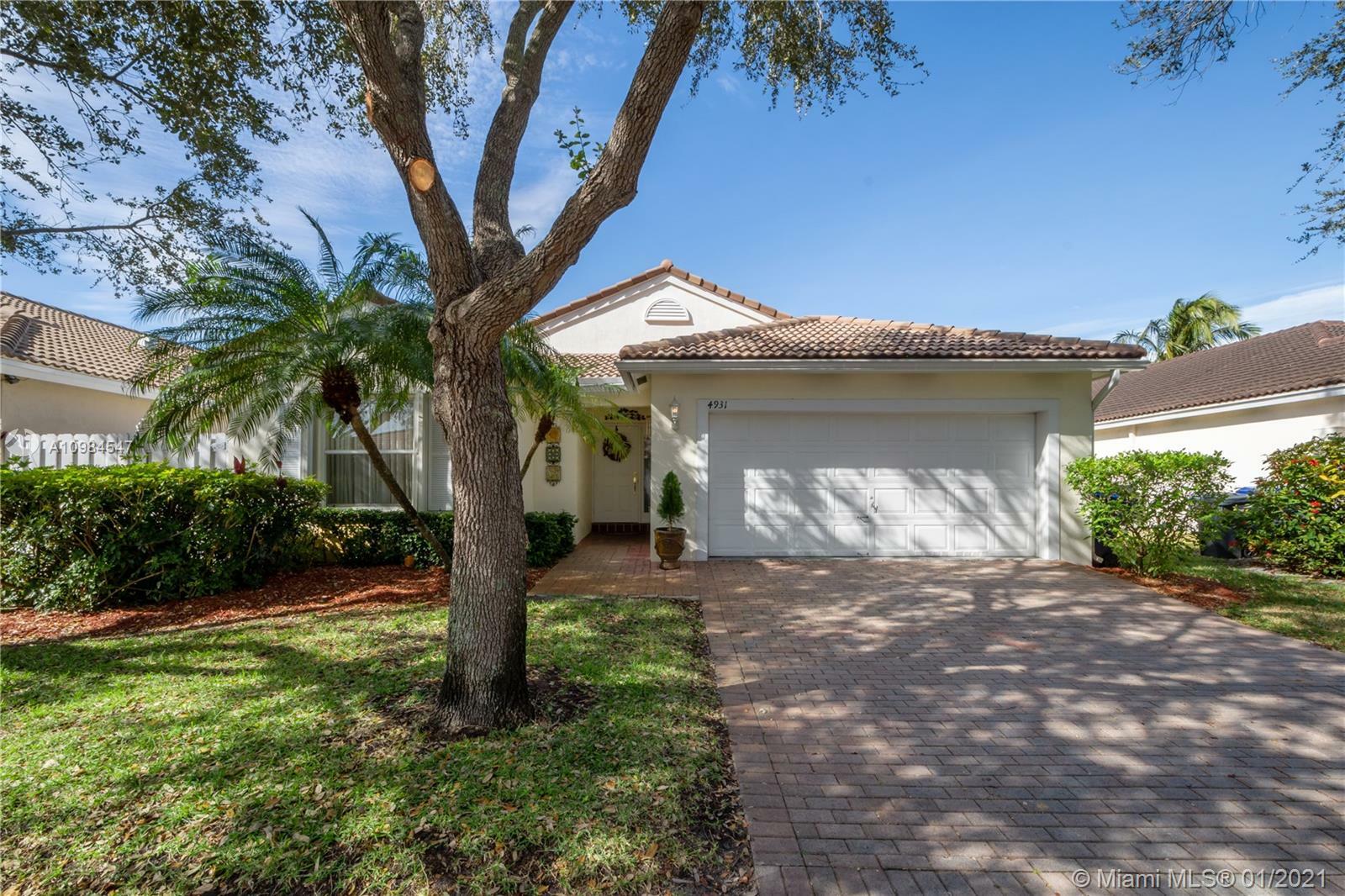 Property Photo:  4931 SW 34th Ter  FL 33312 