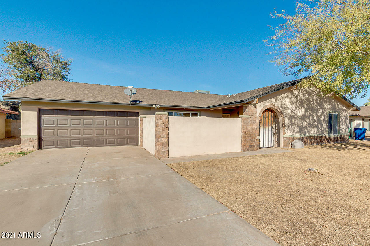 Property Photo:  1024 W Isleta Avenue  AZ 85210 